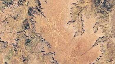 長3.5公里！澳洲一處高原「躺著」一幅巨人圖，不久顏色或變綠